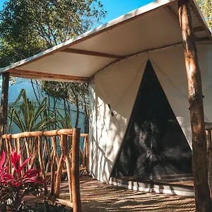 Huaya Camp Playa del Carmen